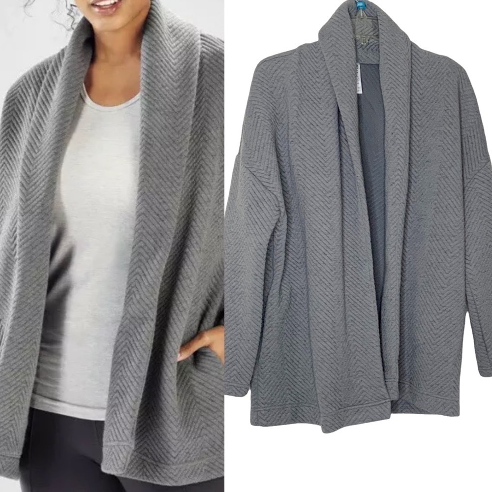 𝅺FABLETICS grey open front cardigan with side pockets. Size XS